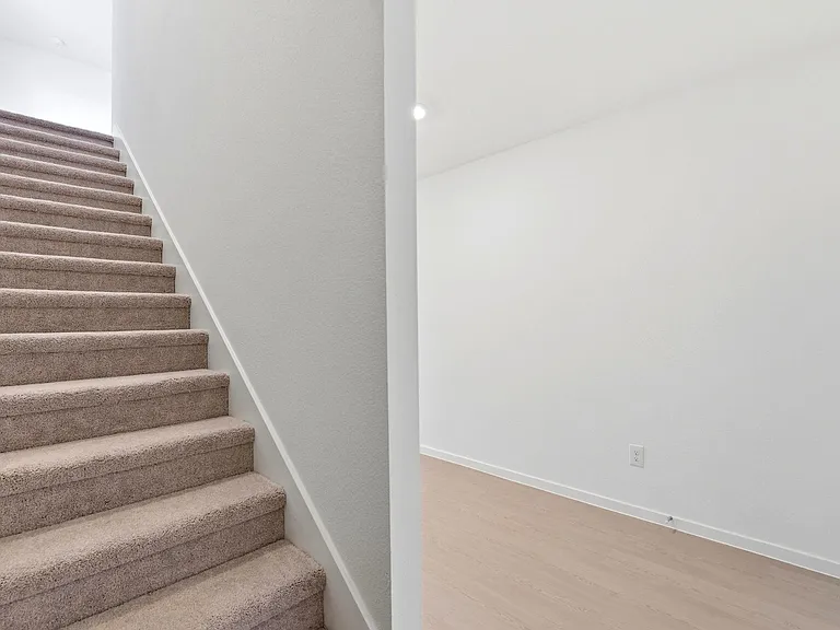 629 Craven St — Photo 18
