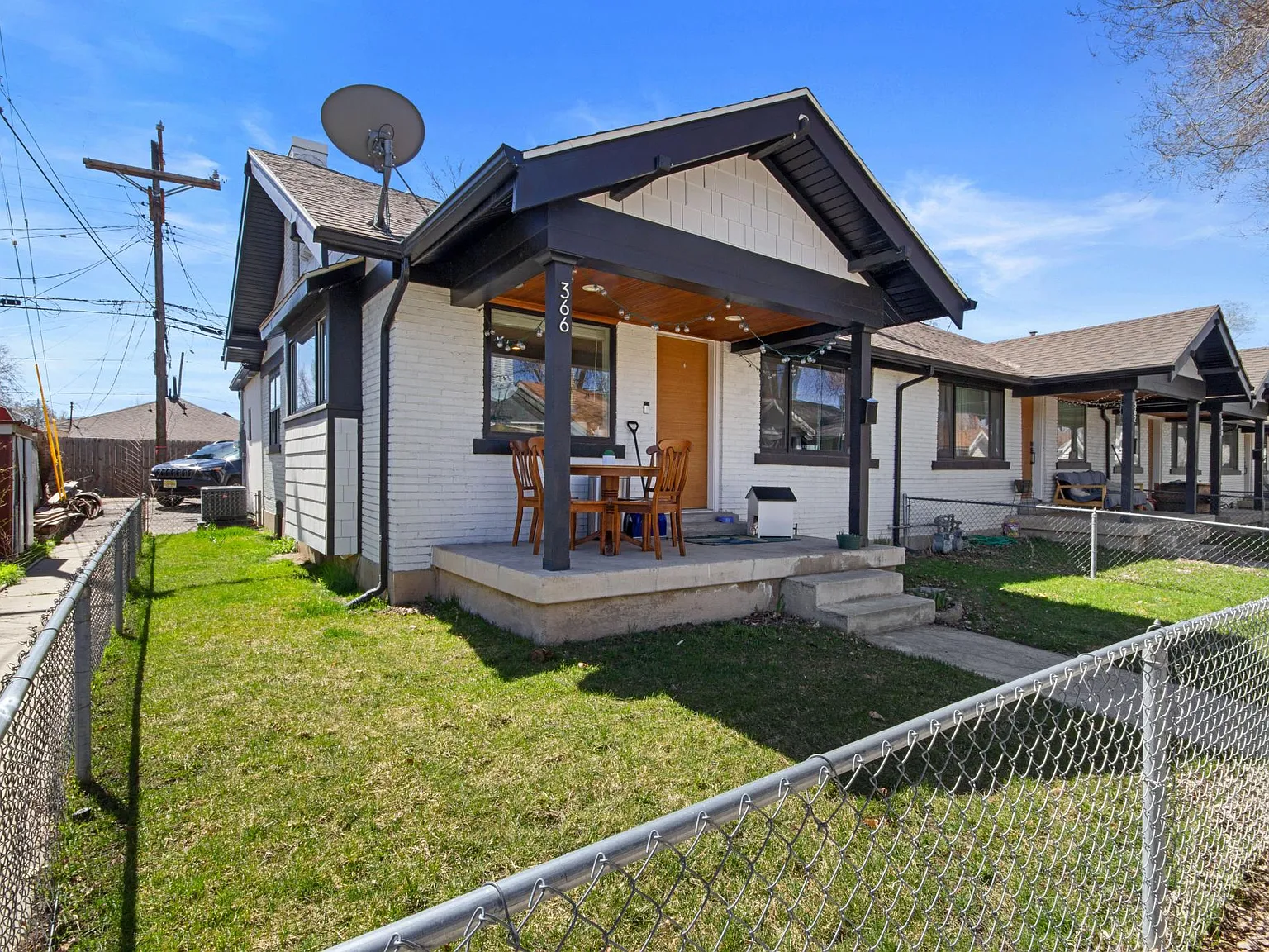 366 E Logan Ave — Photo 4