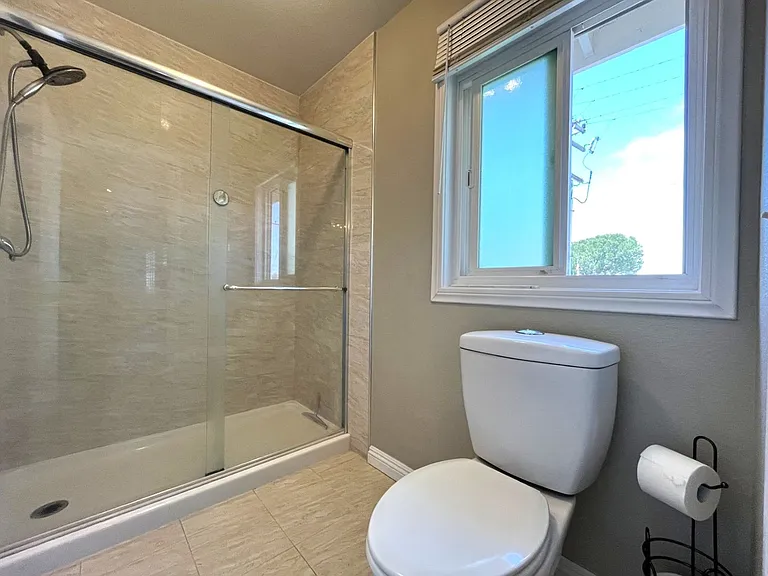 581 S Greenwich St — Photo 30