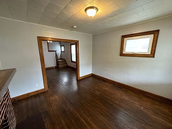 3rd image of 268 E Jenkins Ave