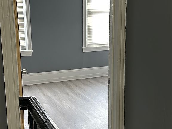 4th image of 6327 N Woodstock St Floor 2