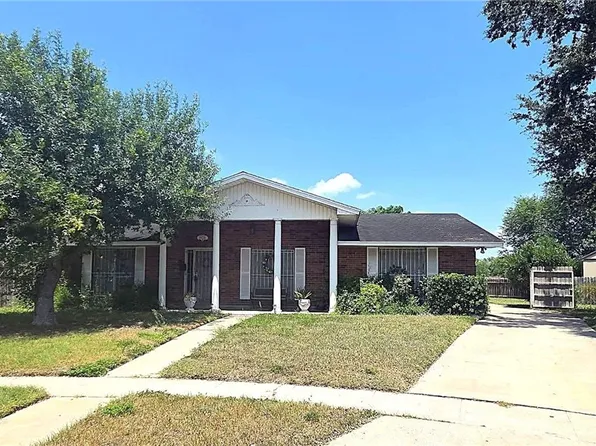 1926 John St, Kingsville, TX 78363