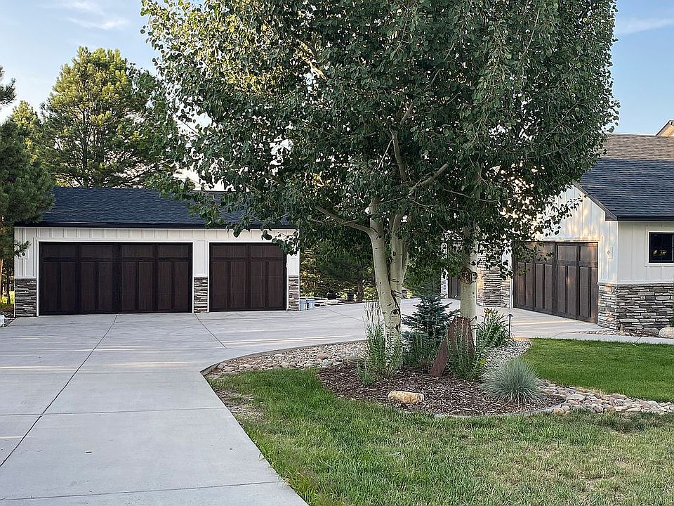 2nd image of 650 E Kings Deer Point