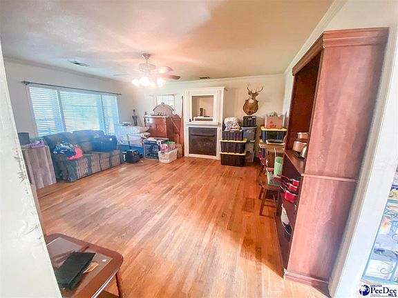 4th image of 222 Hicks Rd