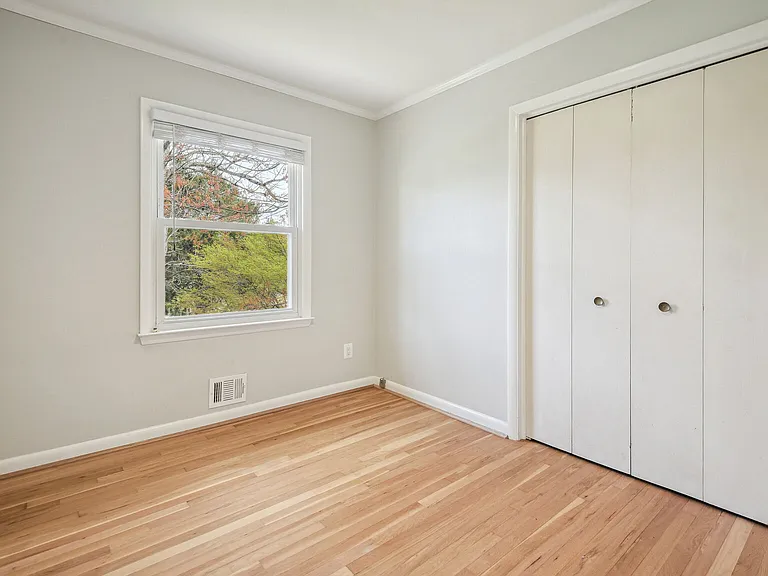 1204 Gladstone Dr — Photo 11