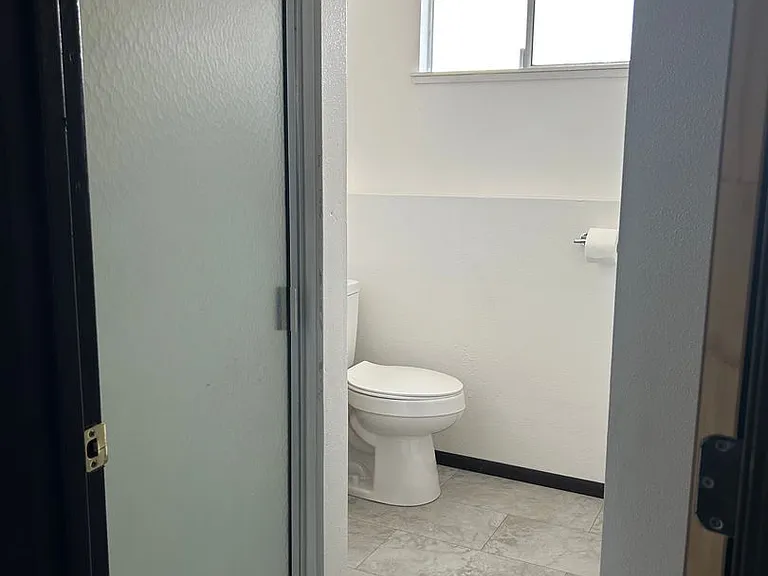3921 N Napa St — Photo 13