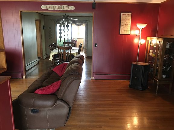 4th image of 301 E Lyndhurst St