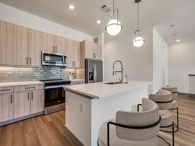 The Waylon Apartments & Townhomes — Photo 10