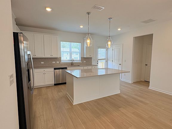 3rd image of 2722 Dreycott Ln