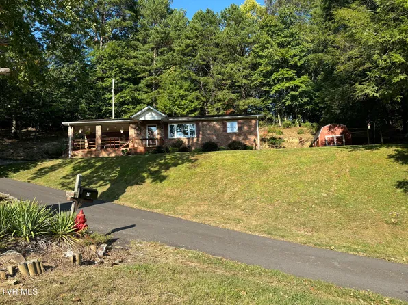 220 Friend St, Clintwood, VA 24228
