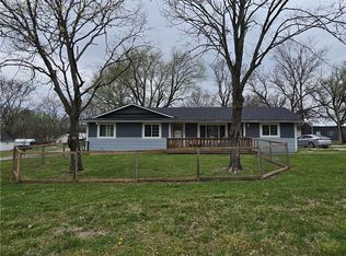 302 N Dement St, Mound City, KS 66056
