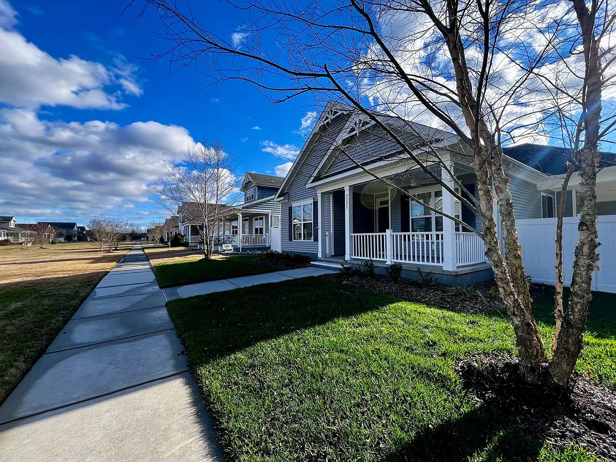Building Photo - 2228 Martlet Ln