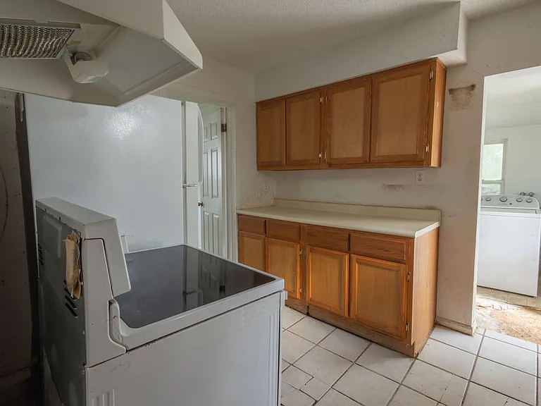 304 W Fort Scott St — Photo 9