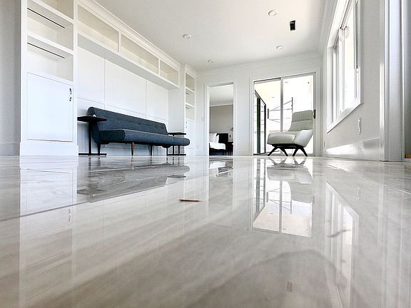 Mid Level Family Living