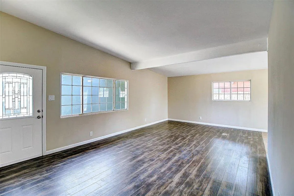 3 bed, 1200 sqft, $3,600 — Photo 3
