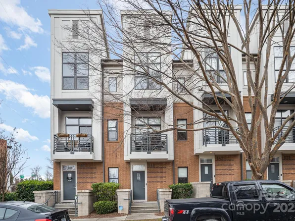 946 E 8th St, Charlotte, NC 28204