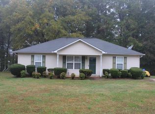 545 Holly Run Ct, Spartanburg, SC 29303