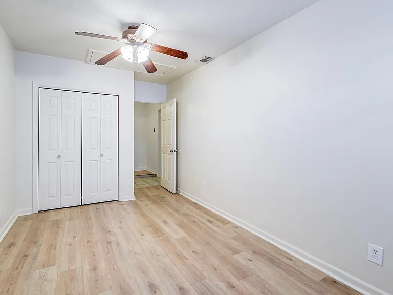 3811 Bennett Dr — Photo 17