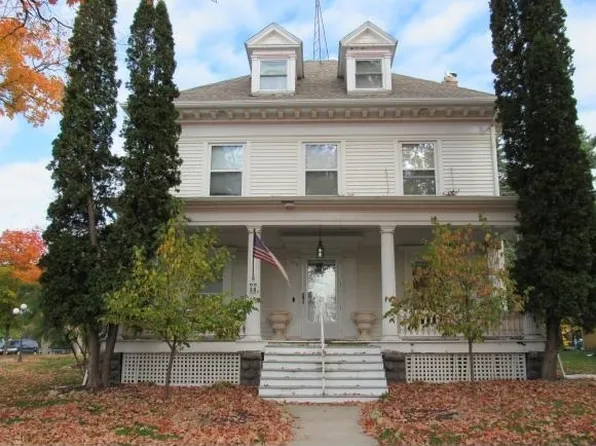 138 N State St, Berlin, WI 54923