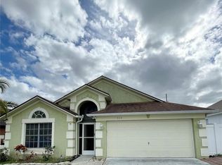 719 Lake Davenport Blvd, Davenport, FL 33897