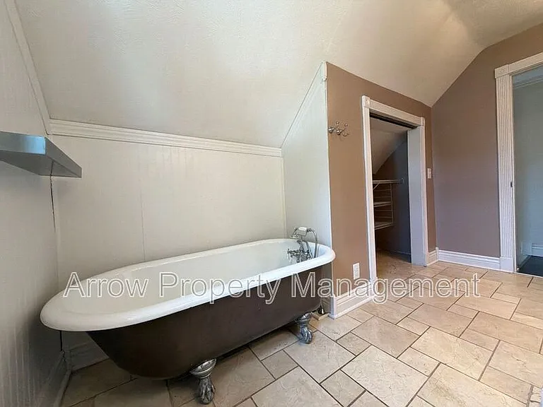 1929 Sumner St — Photo 17