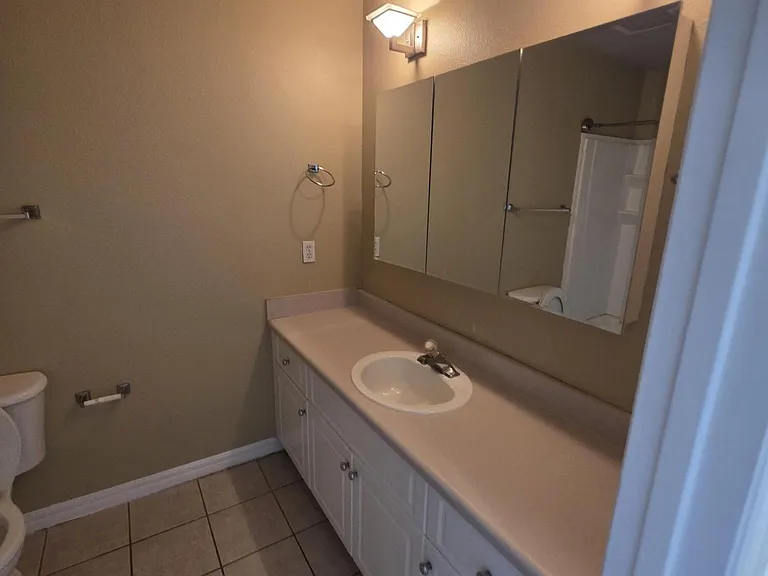 344 E Ashley St — Photo 18