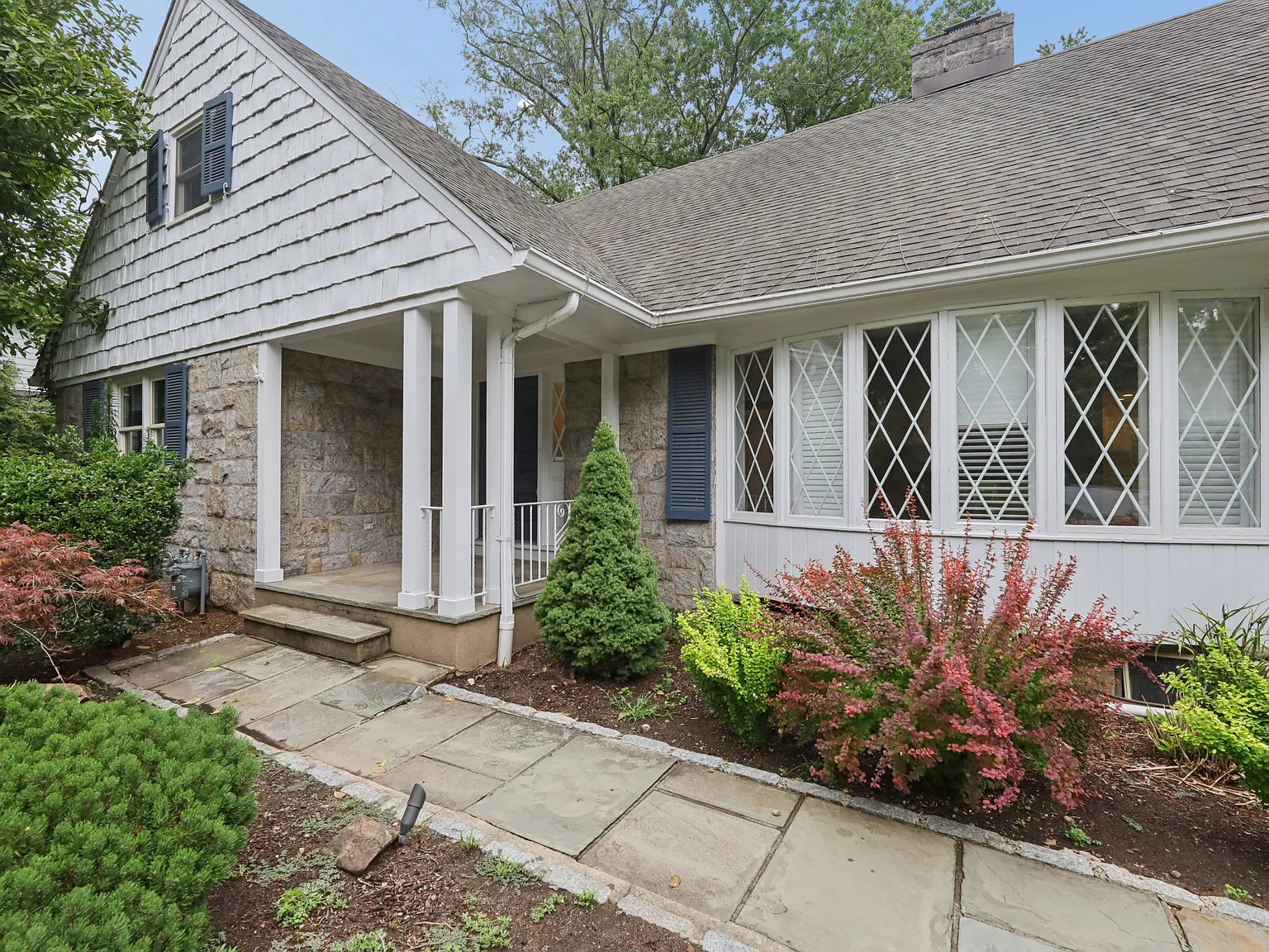 5 bed, $9,500 — Photo 2