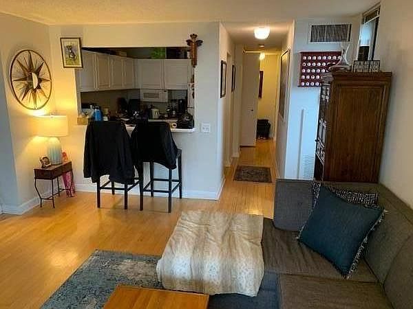 1st image of 3660 N Lake Shore Dr APT 610