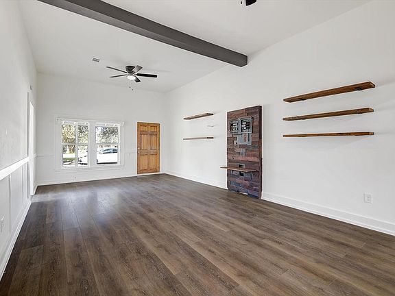 5th image of 158 E 7th St