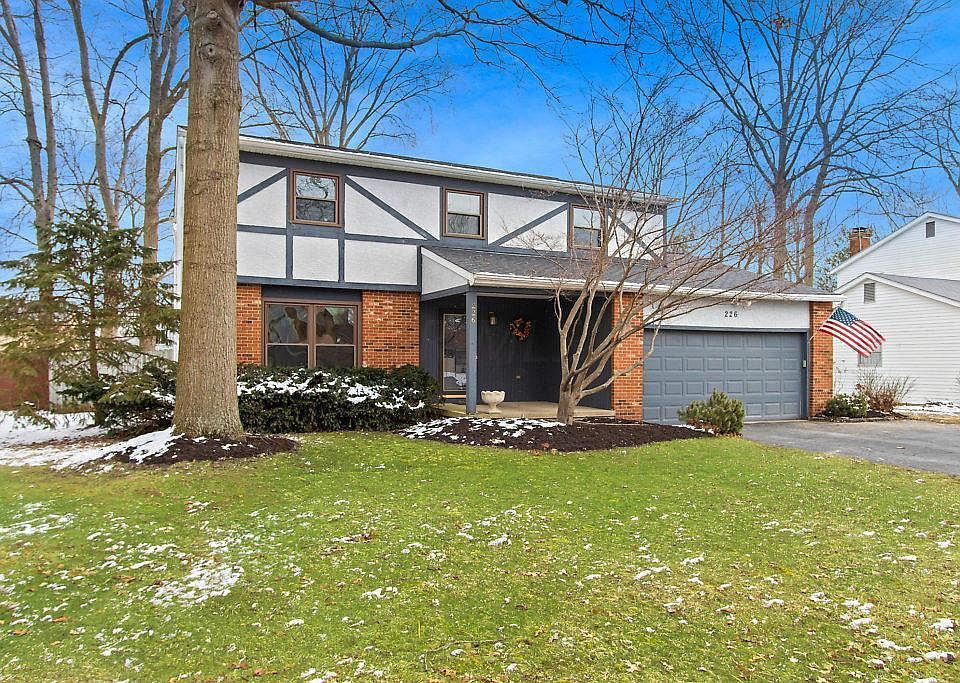 1st image of 226 Parkwood Ave