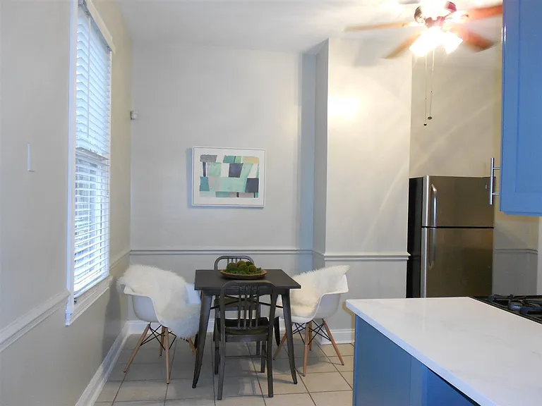 428 W 9th St #1 — Photo 8