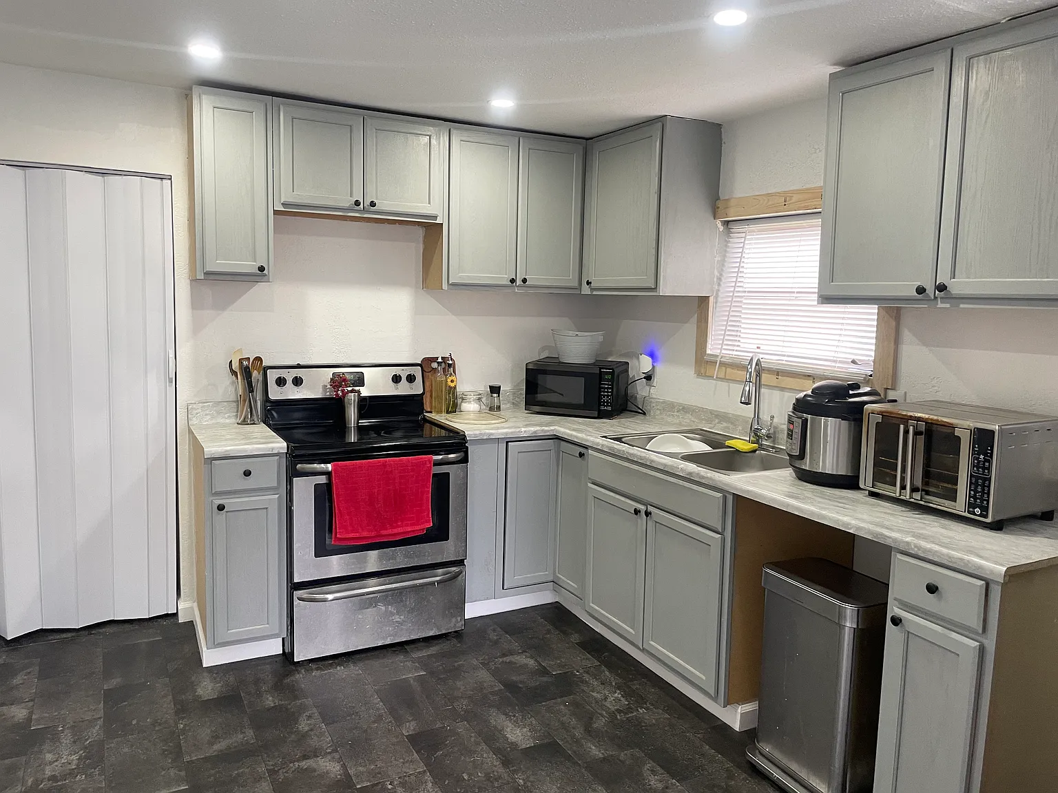 4 bed, 1350 sqft, $1,500 — Photo 3