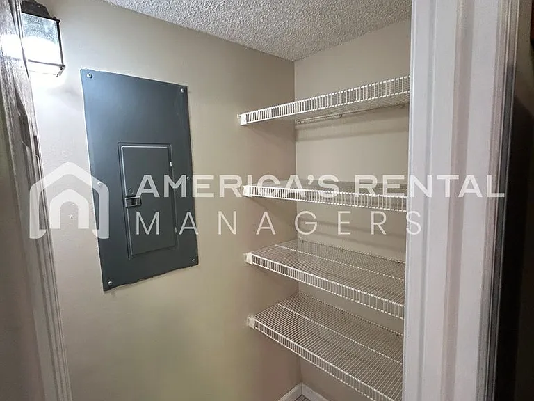 5136 Falling Creek Ln — Photo 14