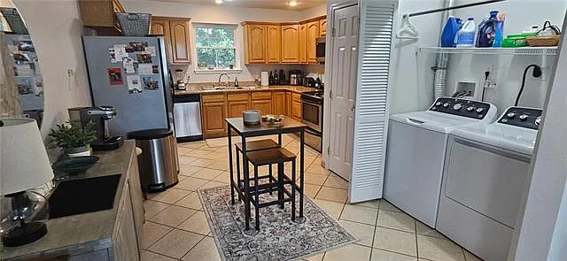 825 Mouton St — Photo 19