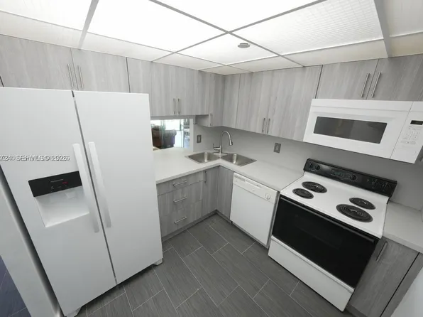 1470 NE 123rd St, North Miami, FL