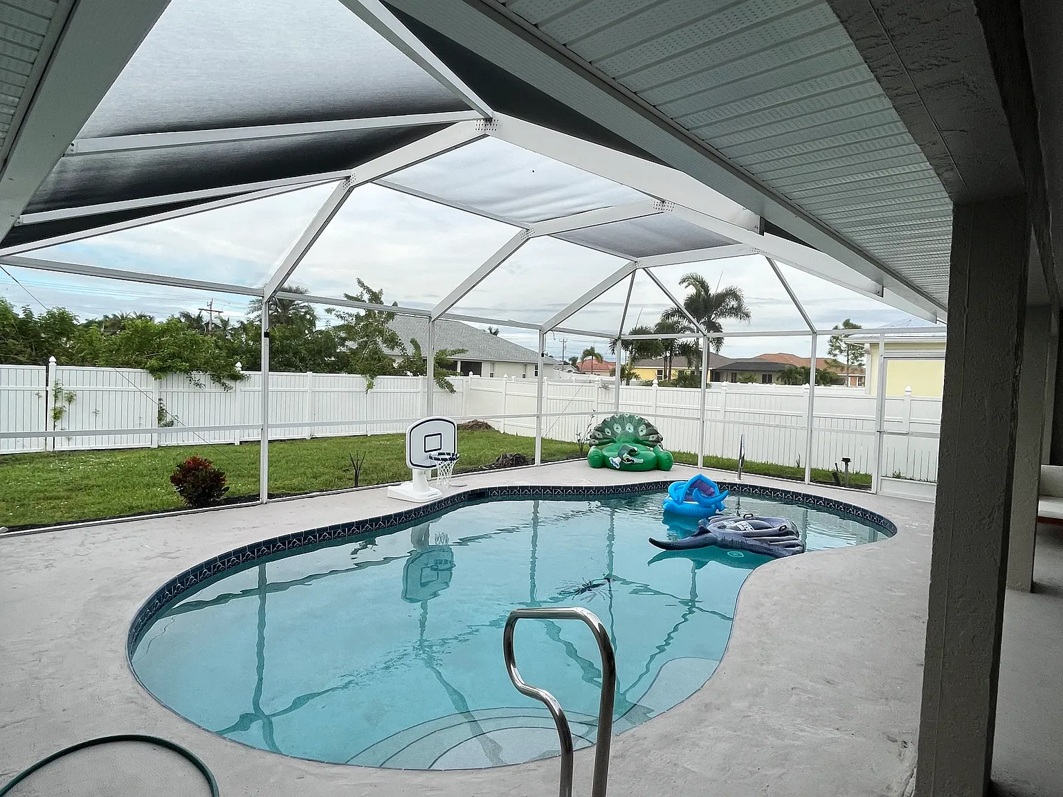4 bed, 2001 sqft, $4,500 — Photo 2