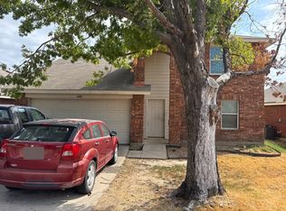 6808 Meadow Way Ln, Fort Worth, TX 76179