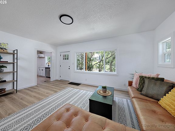 5th image of 1330 NE 33rd Ave