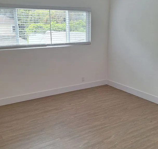 336 S Norton Ave #204 — Photo 13