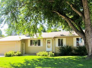 305 E Vera Ln, Brandon, SD 57005