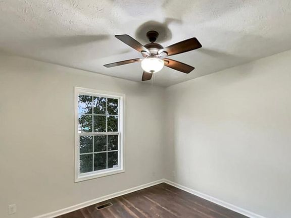 5th image of 894 Glen Ellen Way