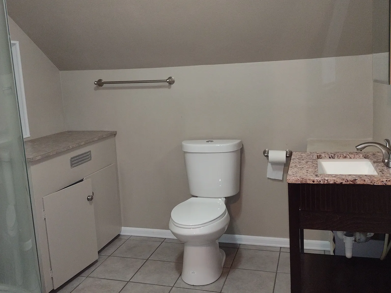 1 bed, 700 sqft, $1,050 — Photo 4