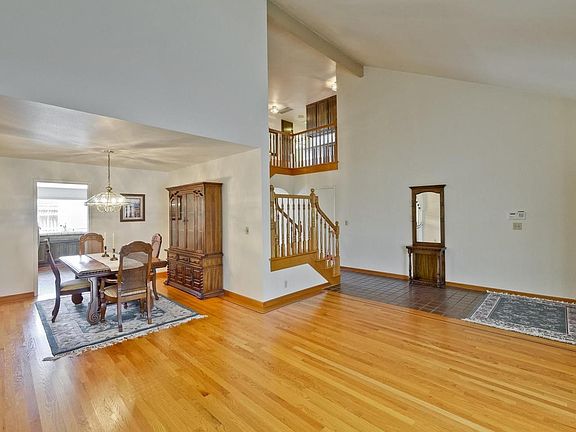 5th image of 1829 Blackmore Ct