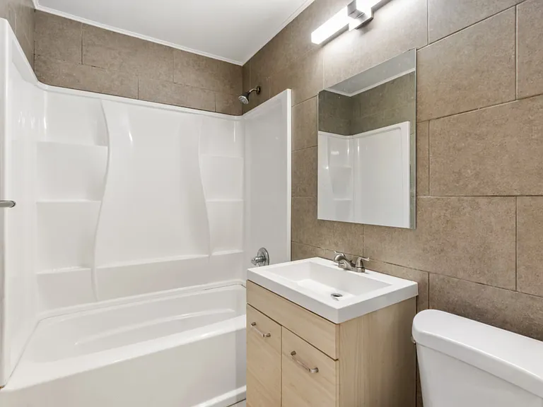 415 W Hannah St #B — Photo 6