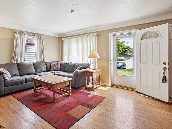 3rd image of 6936 Orchard Blvd