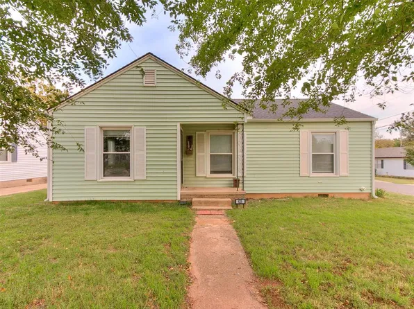 425 S 9th St, Yukon, OK 73099