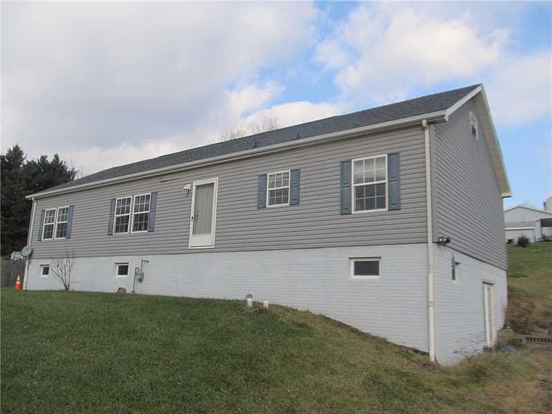 1st image of 716 Red St
