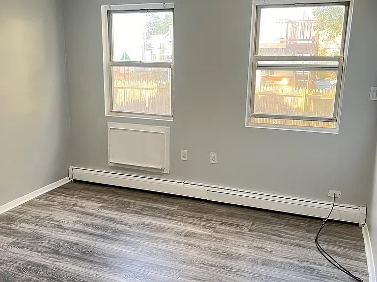 206 Wallace St — Photo 8