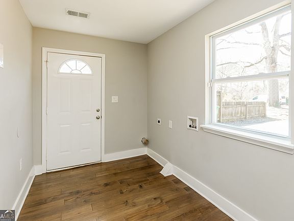 2nd image of 1440 Joy Ln