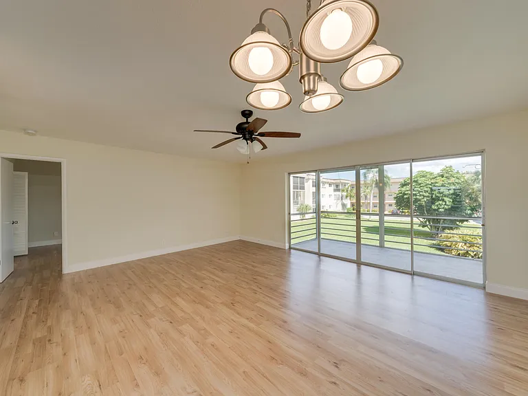 701 Lori Dr #209 — Photo 37